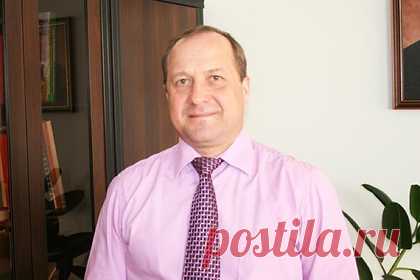 Российского чиновника освободили от наказания за ущерб на два миллиарда рублей. Тобольский городской суд принял решение по делу бывшего главы Тобольского района Юрия Батта о причинении ущерба на 2,3 миллиарда рублей природному заказнику. Он признан виновным в халатности, однако суд решил освободить его от наказания в связи с истечением срока давности преступления. Об этом просил прокурор.