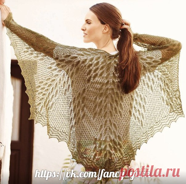Роскошная #ажурная #шаль #спицами из #журнала Verena! Благородный #стиль и изящество #шали дополнит любой #наряд! #Описание и #схемы на русском языке, под фото, в комментариях