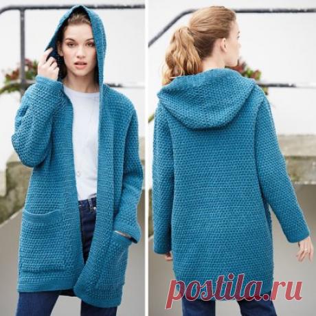 Синий кардиган с капюшоном
Длинный, как будто сотканный кардиган производит необыкновенное впечатление! Кроме того, он крайне удобен благодаря свободному фасону, капюшону и большим карманам.
Размеры
S (M) L (XL)
Ширина изделия по обхвату груди: ок. 92 (101) 110 (118) см
Длина изделия: ок. 81 (82) 83 (84) cм
ВАМ ПОТРЕБУЕТСЯ
Пряжа (100% шелка; 50 г/130 м) — 30 (31) 32 (33) мотка сине-зеленой; крючок №4 и 4,5.
УЗОРЫ И СХЕМЫ
УЗОР «РЕШЕТКА»
Нечетное количество петель + 2 в.п. подъема.
1-й р.: 2