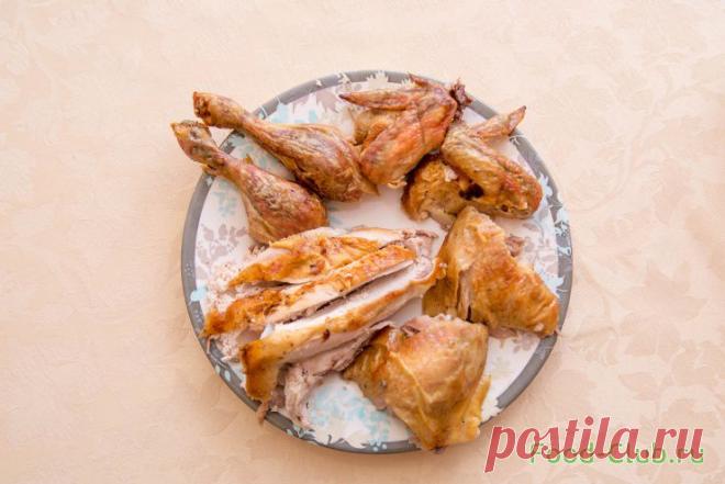 Как разделывать и подавать готовую целую курицу (совет от кулинарной школы Ле Кордон Блю) / Полезные советы / Кулинарные рецепты - Фуд-клаб.ру