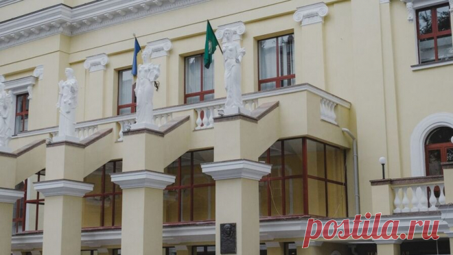 На замглавы Харьковской области произведено покушение. Глава администрации Харьковской области в подконтрольной РФ части региона Виталий Ганчев сообщил о покушении на своего заместителя. Об этом сообщает РИА ...