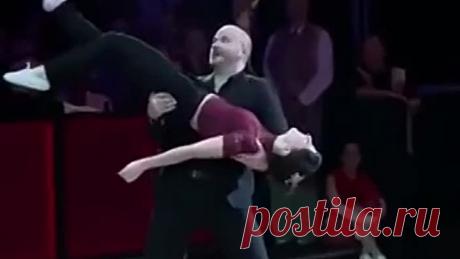 А танец-то какой Прекрасная песня! Переслушиваю уже в который раз и не могу насладиться!