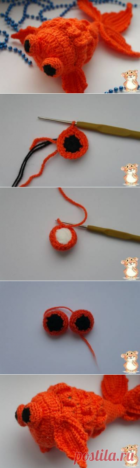 Новогодняя игрушка на елку - рыбка, связанная крючком