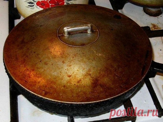Как очистить от нагара старую чугунную сковородку