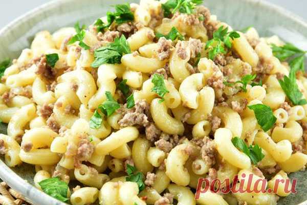 Макароны по-флотски с говяжьим фаршем и луком