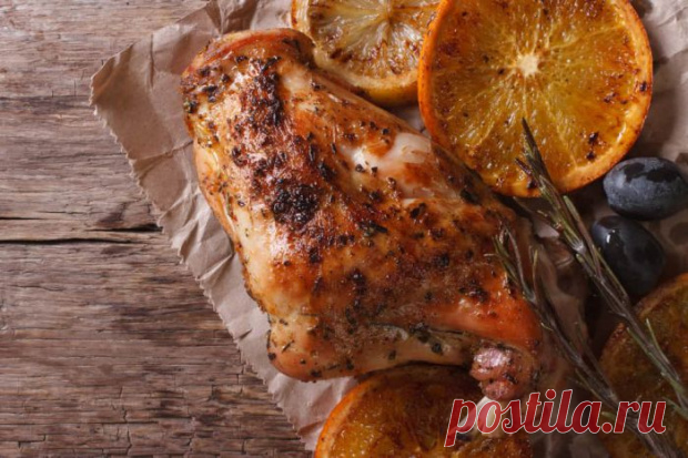 Кролик с грибами и травами Свежие грибы придают блюдам особый вкус и аромат. Проготувати кролика с грибами, добавить прованских трав и полить вином и потом наслаждаться невероятным вкусом в кругу родных или друзей, это же настоящий праздник.Ингредиенты:кролик 1300 ггрибы 1 кгчеснок зубцы 4 шт.<br...