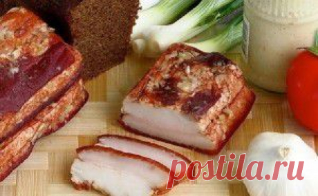 Сало в луковой шелухе.