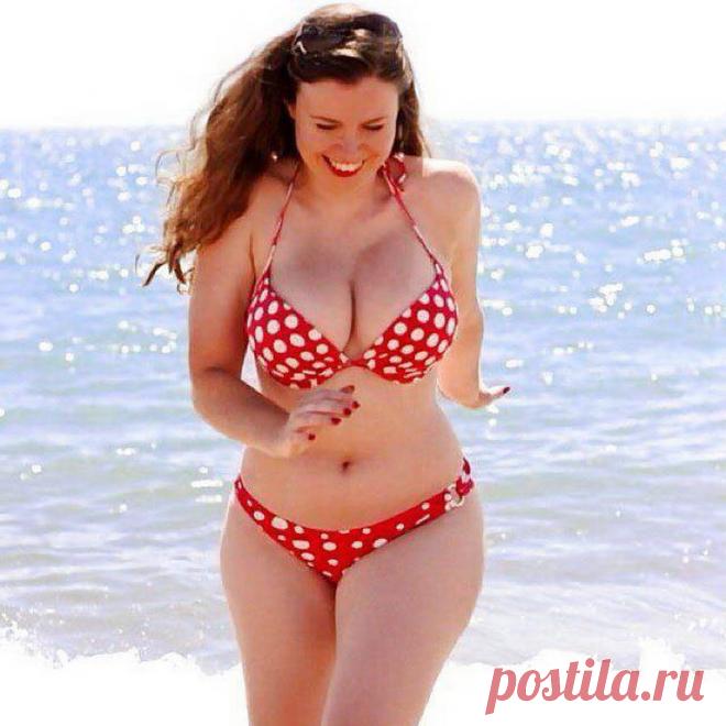 Кому нужен силикон, когда есть такие природные сокровища?! Эти девушки являются земным воплощением мечты любого мужчины.

Природа явно не поскупилась, создавая их. В этих красавицах прекрасно абсолютно всё – и волосы, и лицо, и фигура. Но как же, чёрт возьми,…