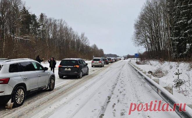 Рекордное число машин выехало из Калининградской области в Польшу. Больше 640 машин с иностранными номерами выехали из Калининградской области в Польшу через многосторонний автомобильный пункт пропуска (МАПП) «Мамоново-2» за сутки.