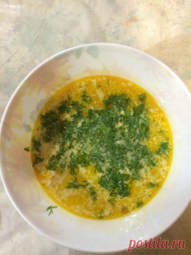 НЕЖНЫЙ РЫБНЫЙ СУПЧИК
красная рыба (форель или семга), картофель,морковь,лук репка
помидоры,сливки,сл. масло,укроп, соль, перец, лаврушка.
Красную рыбу, лук и картофель порезать кубиком. Морковь потереть на мелкой тёрке. Помидоры подержать немного в кипятке, очистить от кожуры и нарезать кубиком. Морковь и лук спассеровать на сливочном масле, добавить порезанные помидоры и потушить минут 5-10. Выложить в кипящую воду, добавить картофель. Варить до полу готовности картофеля.  добавить рыбу спец