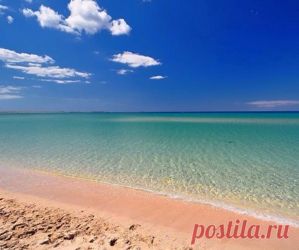 Пляжи Крыма с белым песком:
Поселок Мирный
Коса Беляус
Село Оленевка
Село Поповка
Село Межводное
Село Штормовое
Жильё / Аренда без посредников в Крыму от собственников