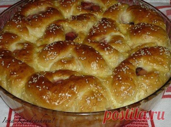 Дрожжевой пирог с ягодами от Инны Кондрашовой 
 
Предлагаю
 приготовить вкусный дрожжевой пирог с ягодами. Тесто получается мягким и
 пышным, начинка - сочной и вкусной. Любители выпечки обязательно оценят
 такой пирог. 
 
Для приготовления дрожжевого пирога с ягодами потребуется: 
Для теста: 
1 стакан молока; 
2 ст. л. сахара; 
1,5 ч. л. сухих дрожжей; 
30 г сливочного масла; 
1 яйцо; 
ванильный сахар; 
3-3,5 стакана муки. 
Для начинки: 
ягоды клубники и черешни; 
сахар; ...