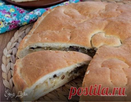 Постный пирог с капустой, рисом и грибами,