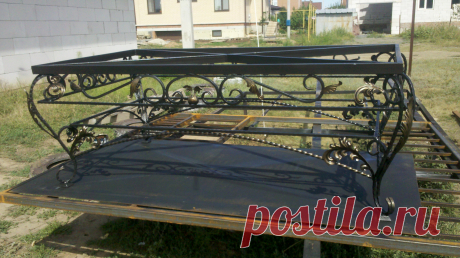 Кованый стол