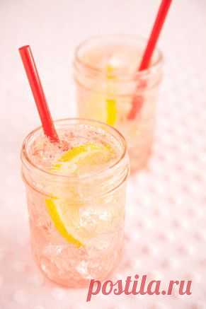 Paula Deen Sparkling Sweet Cherry Lemonade Recipe — PaulaDeen.com