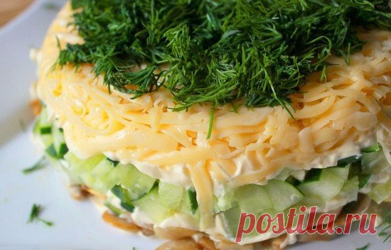 Оригинальный швейцарский салат с сыром и свежим огурцом