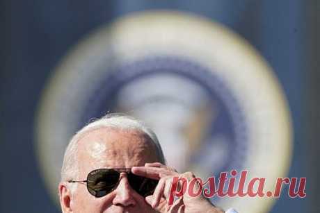 Описаны последствия рецессии в США для мира. Генеральный директор аналитического агентства «БизнесДром» Павел Самиев заявил, что США являются крупнейшей мировой экономикой, потому рецессия в этой стране окажется губительной для сырьевых, фондовых и финансовых рынков, а также неизбежно негативно отразится на других отраслях.