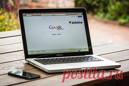 Google представила модель ИИ для разработчиков. Американская корпорация Google анонсировала модель искусственного интеллекта (ИИ) Gemma для разработчиков. Gemma была создана специалистами Google DeepMind на основе тех же технологий, которые использовали при разработке модели Gemini. В компании разрешили коммерческое использование модели.