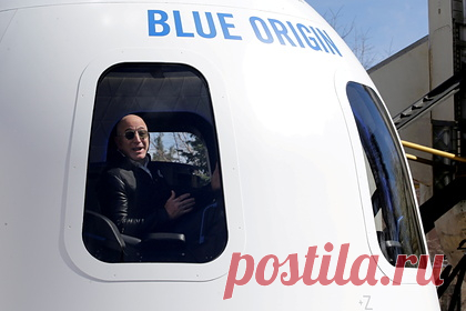 Богатейший человек мира улетел в космос. Основатель и владелец Blue Origin, американский миллиардер Джефф Безос улетел в космос, сообщается в Twitter компании. Пуск полностью многоразового суборбитального космического корабля New Shepard, включающего спускаемую капсулу и одноступенчатую ракету, состоялся на полигоне в Техасе.