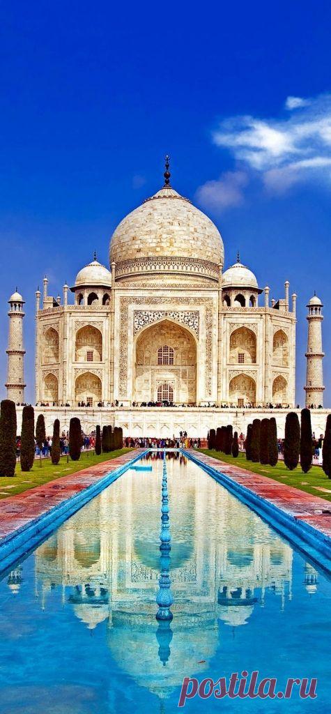 Taj Mahal - The Enchanted Home
