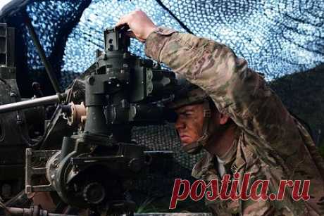 США отказались от разработки артиллерии большой дальности. Армия США отказалась от разработки самоходной артиллерийской установки большой дальности, которую разрабатывали в рамках программы Extended Range Cannon Artillery (ERCA), сообщает Defense News. Установка на гусеничном шасси самоходной гаубицы M109 получила орудие со стволом длиной 58 калибров.