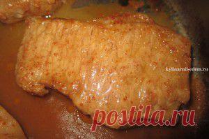 СТЕЙК ИЗ СВИНИНЫ В ГОРЧИЦЕ | КУЛИНАРНЫЙ ЭДЕМ У СЕБЯ ДОМА
Стейк (англ. steak) — от английского слова «кусок» — это качественно приготовленный толстый кусок мяса, вырезанный из туши животного чаще всего поперёк, но в некоторых случаях и вдоль волокон. Предлагаю вам зажарить стейк из свинины на сковороде, предварительно замаринованный в горчице и соевом соусе. Это самый простой и быстрый способ приготовления мяса, не считая времени для маринования, конечно.