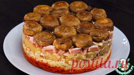 Слоёный салат с морковью по-корейски, шампиньонами и ананасами. Очень вкусный и эффектный салат.  Каждый Новый год мой муж ждет именно этот салат, который стал неотъемлемой частью наших праздничных застолий.