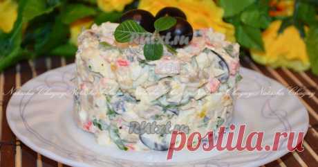 Салат с курицей и крабовыми палочками