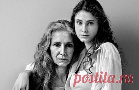 Публикую пост Дарьи Корольковой, прогремевший на весь Фейсбук. Автор, мать девочки-подростка, решила «расставить все точки над i», заранее обрисовать дочери свою позицию по поводу её взросления и дальнейшей самостоятельной жизни. Орфография сохранена. 
 
1. Через 3 года я могу выгнать тебя из дома. Страшно звучит, да? Но, тем не менее. В 18 у тебя будет 2 варианта действий: ты поступаешь в ВУЗ, и я тебя поддерживаю, как могу, до окончания, или до нахождения работы. Либо ты...