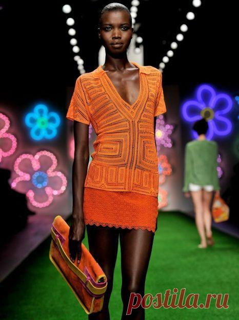 KUFER z artystycznym rękodziełem : Świetna bluzeczka - Jasper Conran