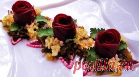 Салат из морской капусты со свеклой