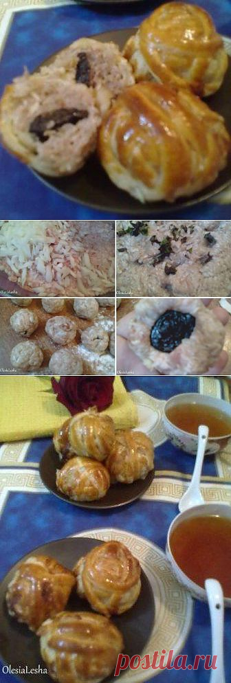 Клубочки из теста с мясной начинкой