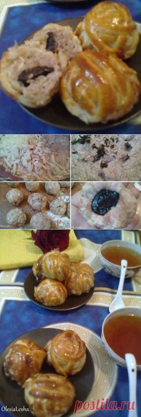 Клубочки из теста с мясной начинкой