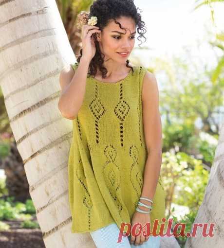 Вязаная туника в форме трапеции.

Выразительный ажурный узор придает этой свободной трапециевидной тунике экстравагантность.
РАЗМЕРЫ

38/40 (42/44) 46/48
 
ВАМ ПОТРЕБУЕТСЯ
Пряжа (100% шелка; 100 м/50 г) — 450 (500) 550 г фисташковой; круговые спицы №3,5; крючок №3,5.
 
УЗОРЫ И СХЕМЫ
ЛИЦЕВАЯ ГЛАДЬ

Лицевые ряды — лицевые петли, изнаночные ряды — изнаночные петли.
АЖУРНЫЙ УЗОР А (НА 21 ПЕТЛЮ)

Вязать согл. схеме 1. На ней даны лицевые и частично изнаночные ряды. В неприведен...