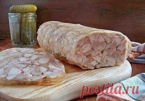 Куриный сальтисон - вкусно, быстро, недорого

Колбасу в магазине покупаю я довольно редко, но ей есть достойная домашняя замена! Куриный сальтисон приготовить достаточно просто. Попробуйте обязательно!

Ингредиенты:
1 куриная грудка
3 окорочка
5-6 долек чеснока
20 гр желатина
соль, черный перец, копченая паприка - по вкусу

Приготовление:
1. Мясо курицы отделить от костей и порезать на мелкие кусочки.
2. Добавить измельченный чеснок (через давилку), специи и сухой желатин ...