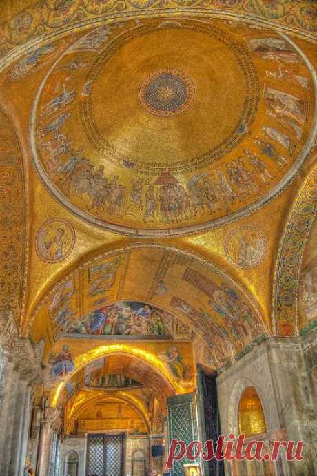 Golden Mosaics at the St Mark's Basilica in Venice  |  Pinterest