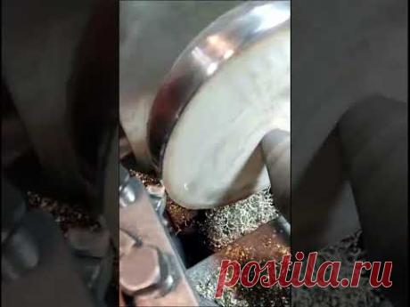 калибрую фланцы из нержавейки в размер, после плазмореза