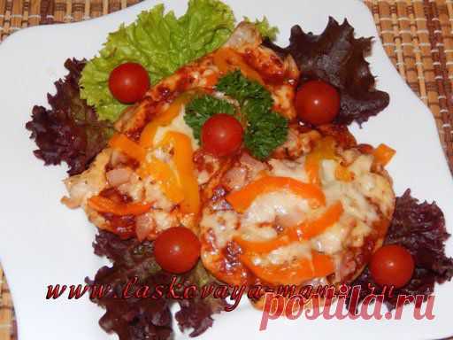 Куриное филе, запеченное с овощами