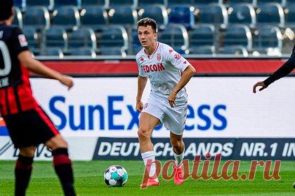 Агент Головина назвал три интересовавшихся футболистом клуба АПЛ. Александр Клюев, агент российского полузащитника «Монако» Александра Головина, назвал три клуба АПЛ, интересовавшихся футболистом. По словам представителя игрока, трансфер его клиента в начале 2022 года рассматривал «Ньюкасл». Агент также отметил, что в разный период Головиным интересовались «Вест Хэм» и «Эвертон».