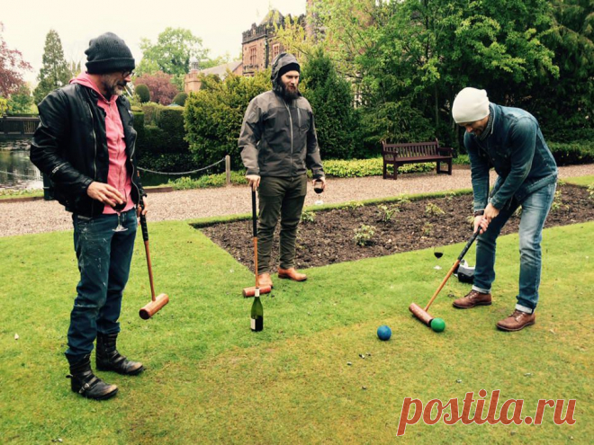 Дженсен, Джеффри Дин Морган и Джейсон Маннс играют в крокет