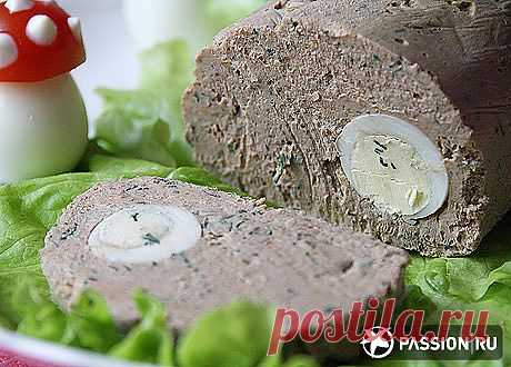 Новогодний паштет из куриной печени с перепелиными яйцами | passion.ru
