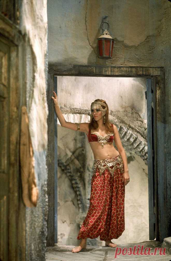 Анна Карина