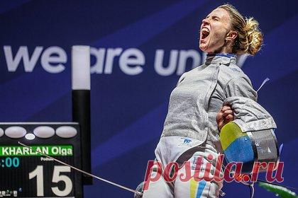 Украинская саблистка отказалась от рукопожатия с россиянкой после поединка на ЧМ. Украинская саблистка Ольга Харлан отказалась от рукопожатия с россиянкой Анной Смирновой после поединка на чемпионате мира в Милане. Спортсменки встретились в 1/32 финала, россиянка потерпела поражение со счетом 7:15. Перед стартом встречи они поприветствовали друг друга касанием сабель.