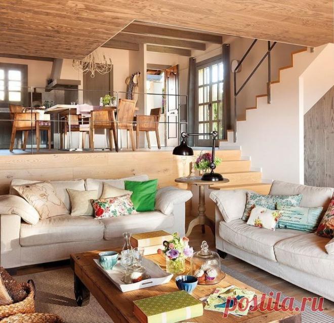 Дом цвета карамели на побережье Коста-Брава