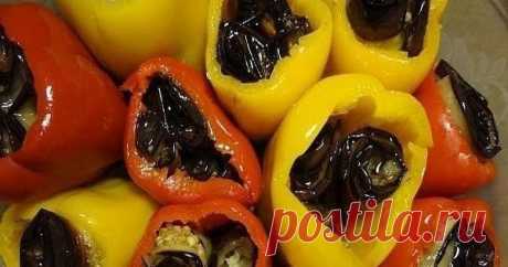 Баклажановые рулетики в сладком перце на зиму       Позвольте представить еще один интересный рецепт.