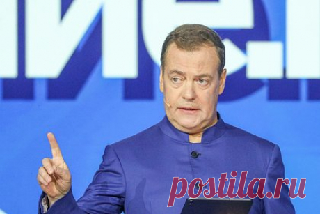 «Время метрополий истекло». Медведев написал статью о неоколониализме Запада и новом миропорядке. Каким он его видит?