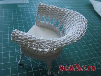 Как плести кукольную мебель