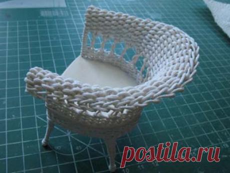 Как плести кукольную мебель