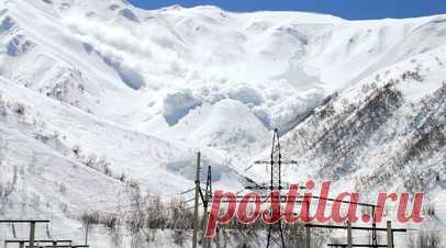 Попавший под лавину на Камчатке геолог находится в состоянии средней тяжести. Геолог, который выжил после схода лавины на Агинском золоторудном месторождении на Камчатке, находится в состоянии средней тяжести, сообщает пресс-служба Минздрава региона. Читать далее