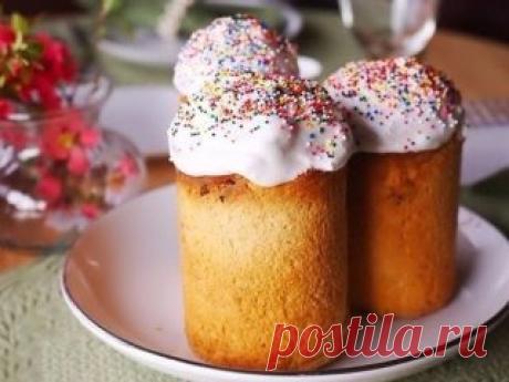 Подборка вкусных куличей к Пасхе 🐥 
Топ-6 лучших домашних рецептов 👍
1) Пасхальный кулич на сметане 
Ингредиенты:
● молоко - 1/2 л 
● мука пшеничная - 1 кг 
● маргарин - 250 г 
● масло сливочное - 100 г 
● масло сливочное топленое - 100 г 
● сметана - 100 г 
● сахар - 700 г 
● яйцо - 10 штук 
● дрожжи свежие - 70 г 
● соль - 1 щепотка 
● сахар ванильный - по вкусу 
● водка - 2 столовые ложки 
● масло растительное - 1,5 столовые ложки 
● изюм - по вкусу 
Приготовление:
1. Для приготовления
